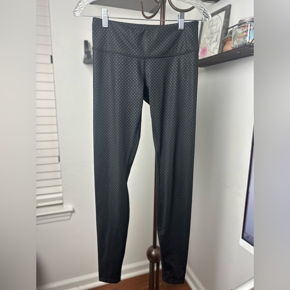 Wunder Train High-Rise Crop lululemon Like New polka dots black size 6old style - Picture 3 of 7